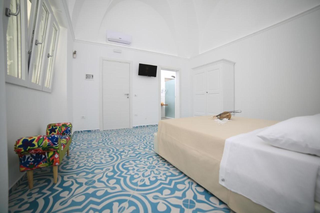 White Aurora Rooms Porto Cesareo Exteriér fotografie